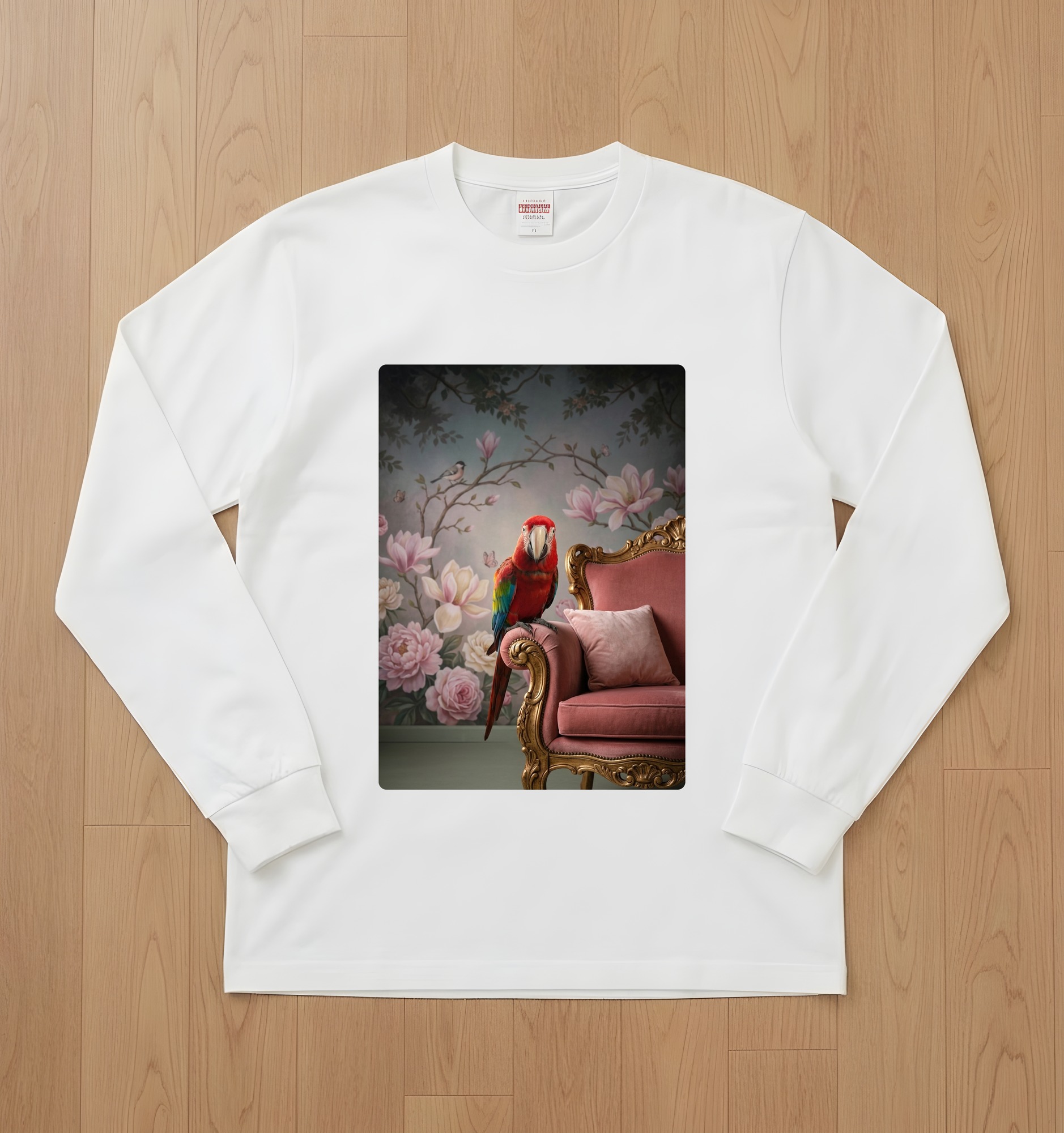 ベニコンゴウインコの長袖Tシャツ 1枚目
