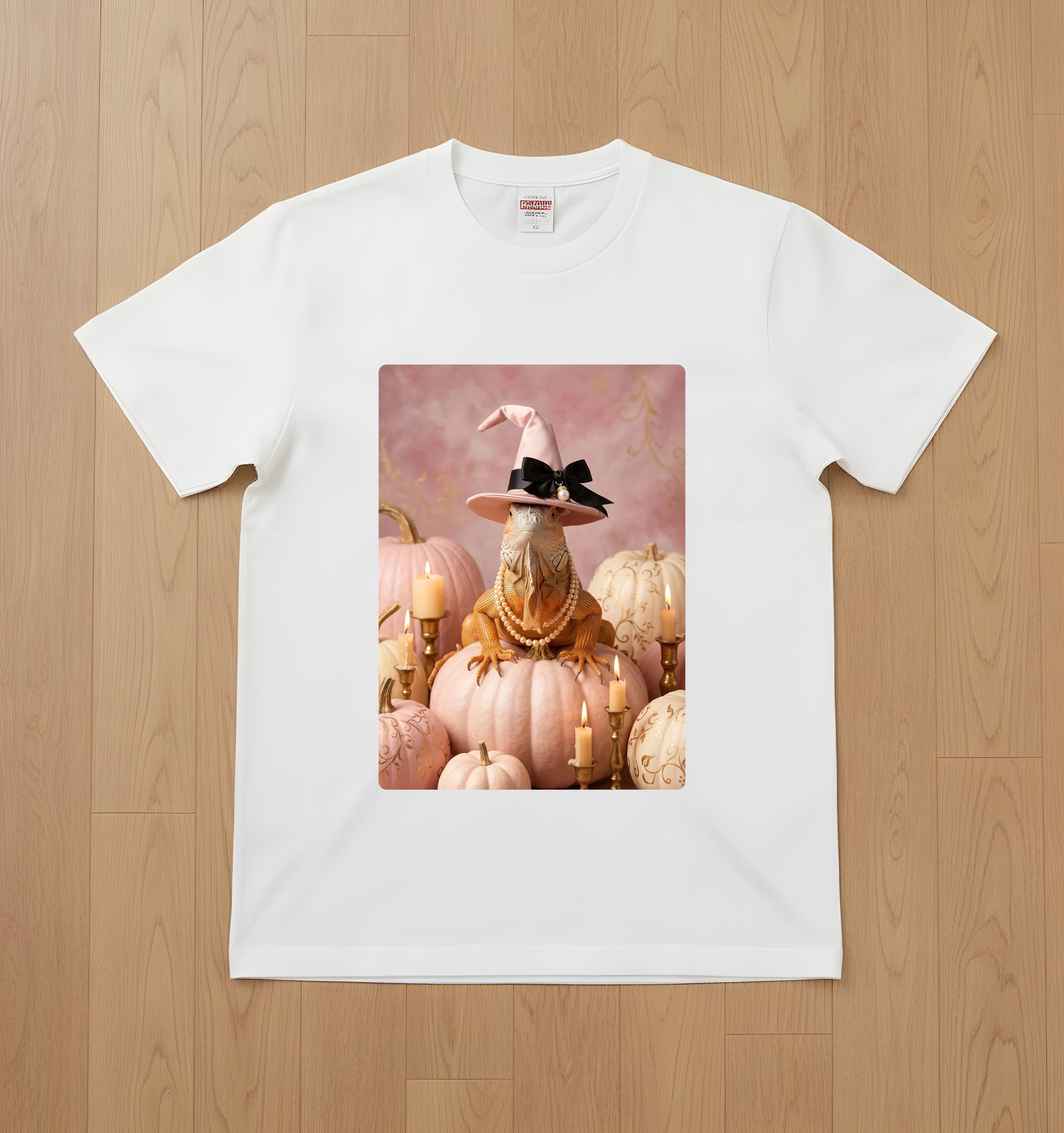 レッドイグアナのかぼちゃとキャンドルの油絵風アートハロウィンTシャツ(ホワイト)