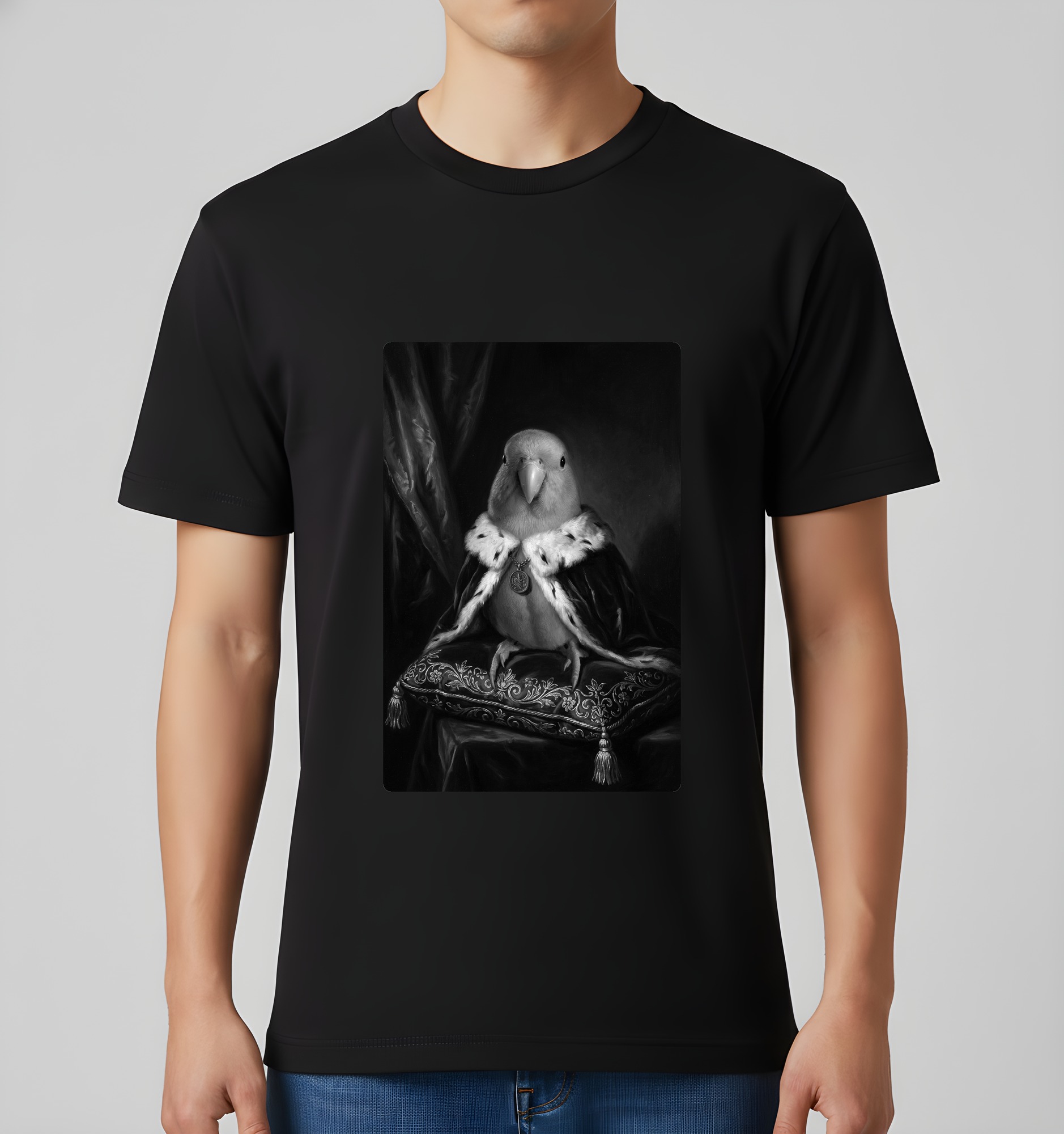 アキクサインコのルネサンス肖像画Tシャツ（ブラック・モノクロプリント・額縁なし）（3枚目）