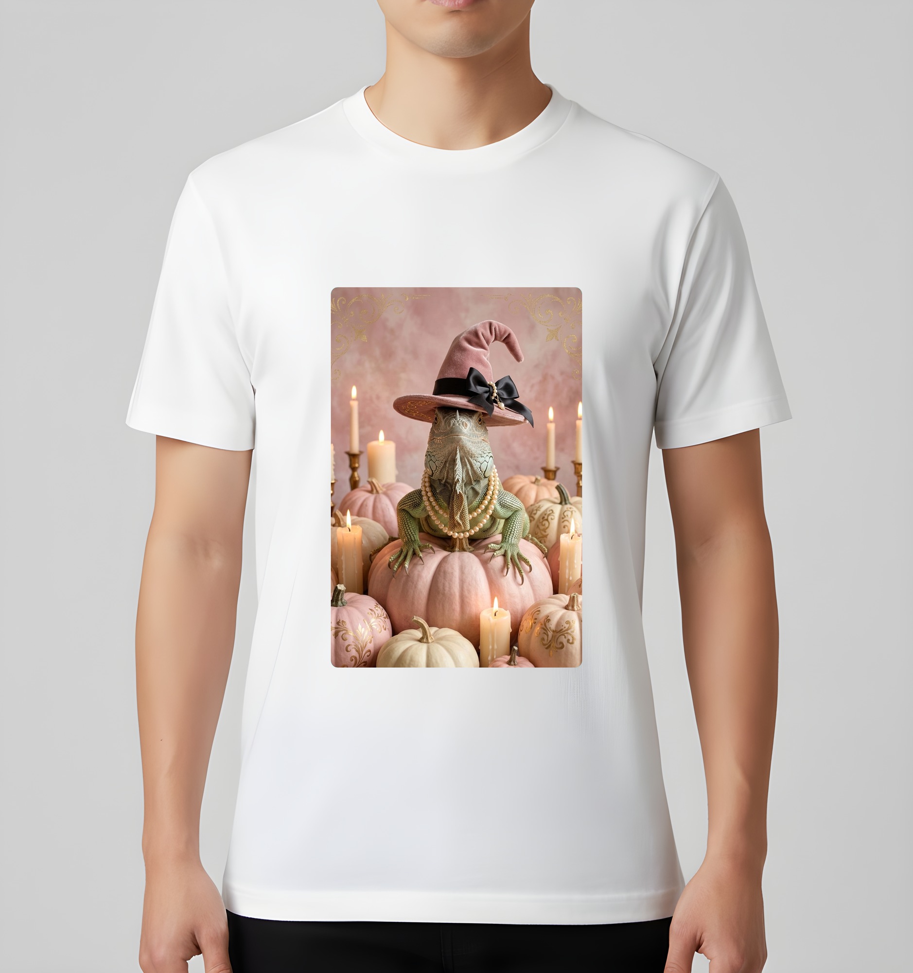 グリーンイグアナのかぼちゃとキャンドルの油絵風アートハロウィンTシャツ（ホワイト）（3枚目）