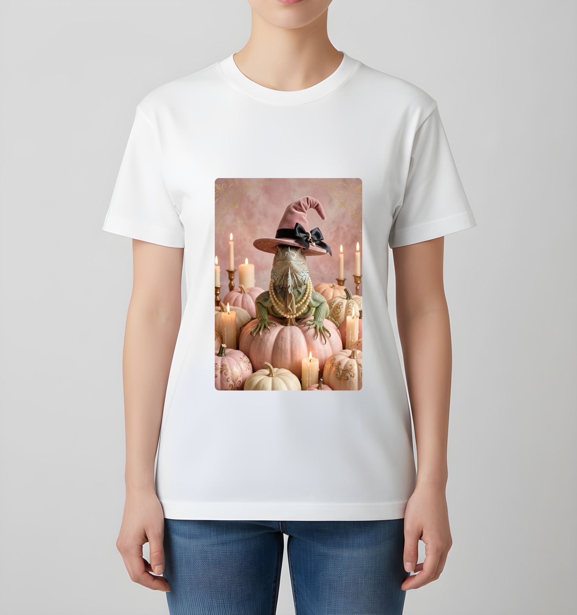 グリーンイグアナのかぼちゃとキャンドルの油絵風アートハロウィンTシャツ（ホワイト）（4枚目）