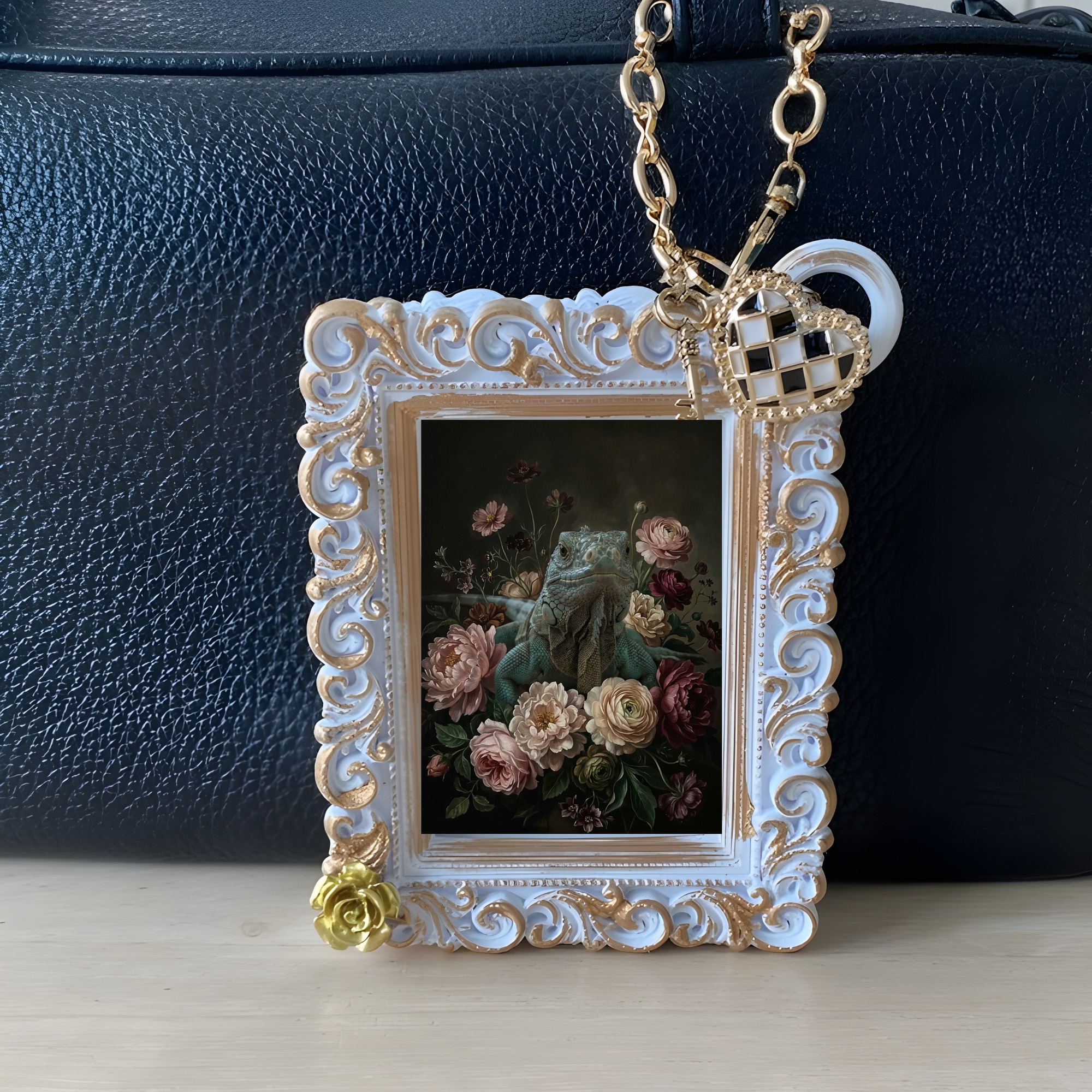 ブルーイグアナの花の油絵風アート花柄バッグチャーム(ホワイト)(3枚目)