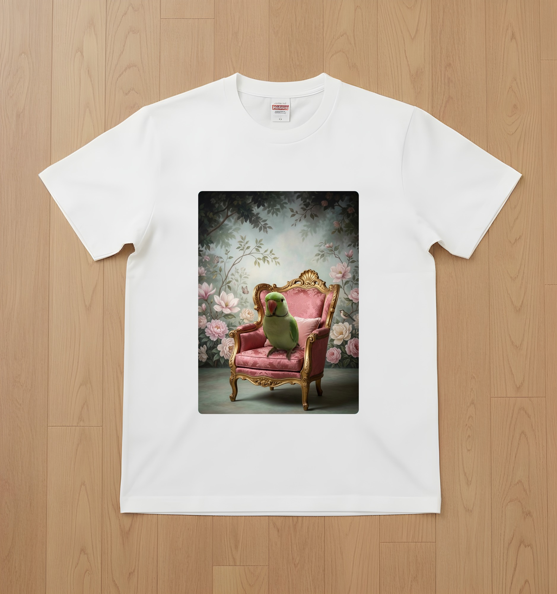 インドオオハナインコのシャビーピンクの油絵風アートロココ調Tシャツ(ホワイト)